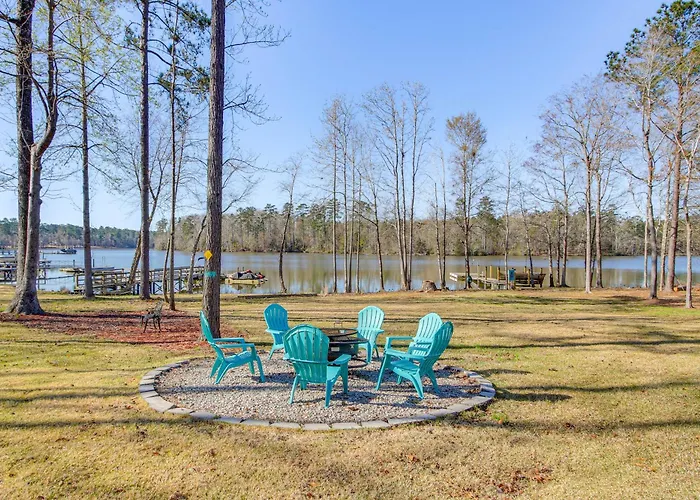 Private Dock, Fire Pit: Lake Murray Family Escape!