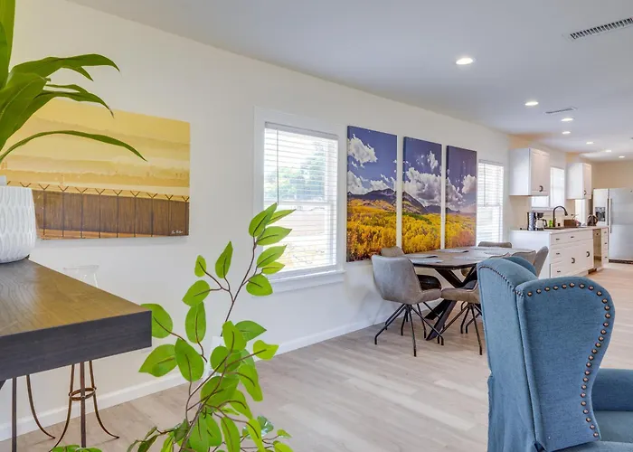 Walk To Dtwn Tehachapi: Updated Getaway W/ Yard!