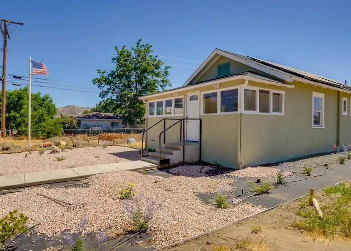 Walk To Dtwn Tehachapi: Updated Getaway W/ Yard!