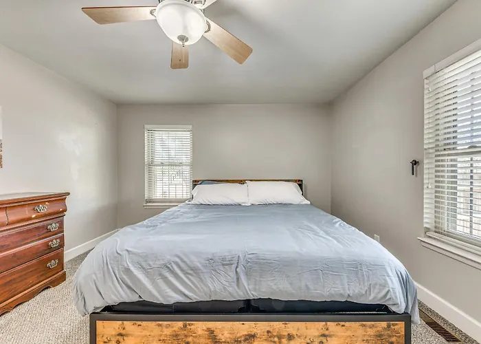 4 Mi To Museums: Roswell Getaway W/ Game Room!