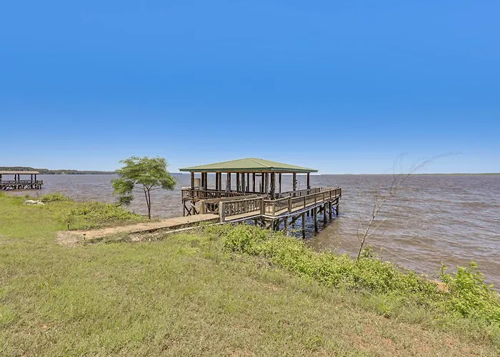 Boat Dock & Hot Tub: Waterfront Home In Milam!