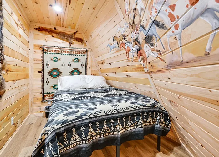 5 Mi To Mammoth Cave Np: Teepee Studio Escape