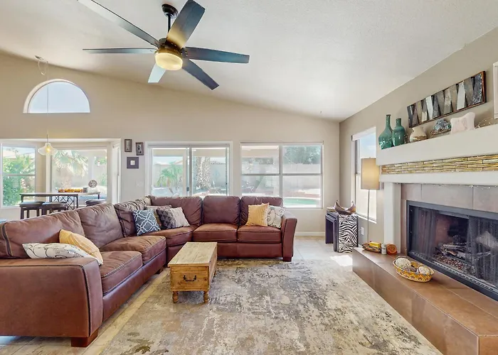 Private Pool, Yard & Pool Table! 'Avondale Abode'
