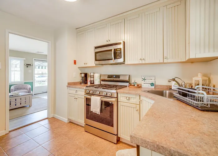 1 Block To Brigantine Beach: Breezy Home W/ Patio!