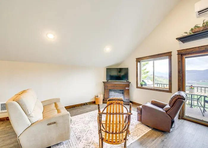 Balcony & Patio W/ Mtn Views! Bonners Ferry Escape
