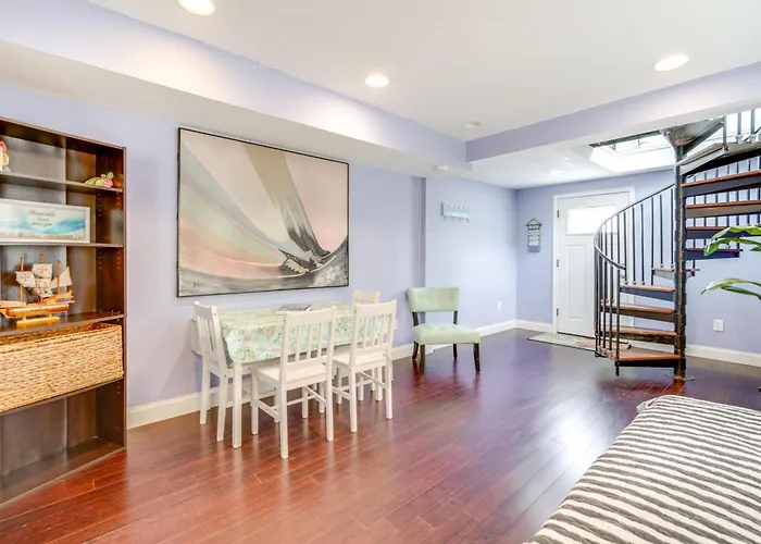 Walk To Ventnor Beach & Boardwalk: Coastal Gem