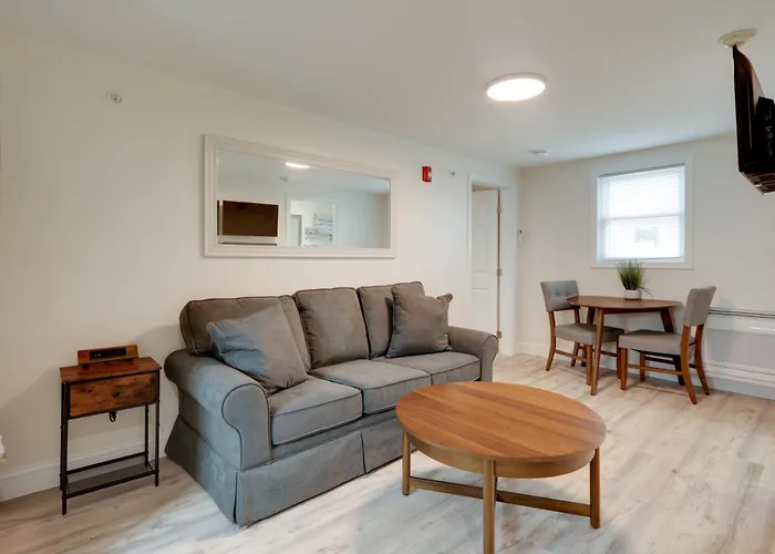 3 Mi To Main Street: Newly Renovated Wareham Apt!