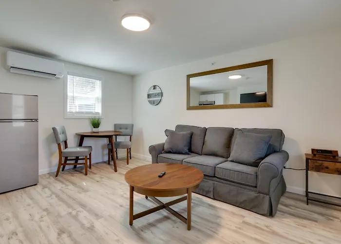 3 Mi To Beach & Pier: Pet-Friendly Cape Cod Apt!