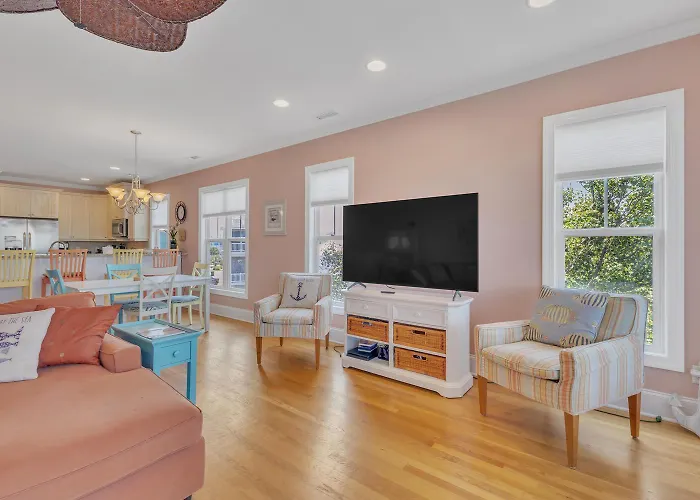 Seaside Hugs By Carolina Beach Realty