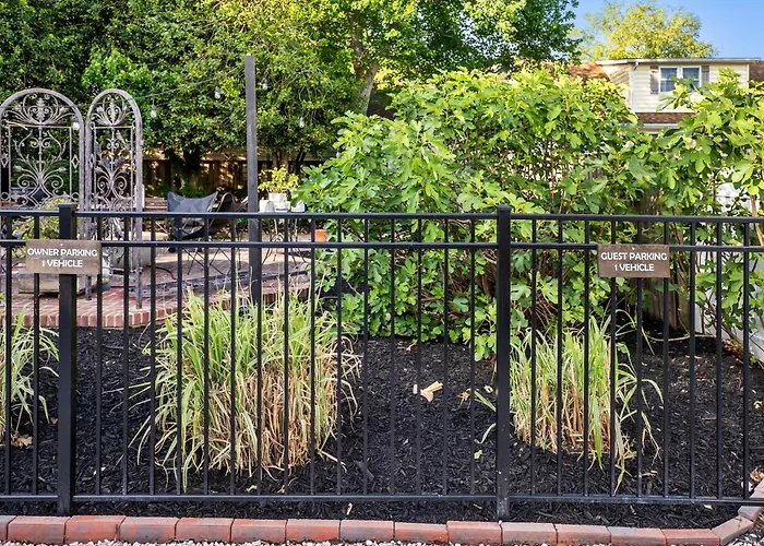 Historic Downtown Berlin Home Dog Friendly Home