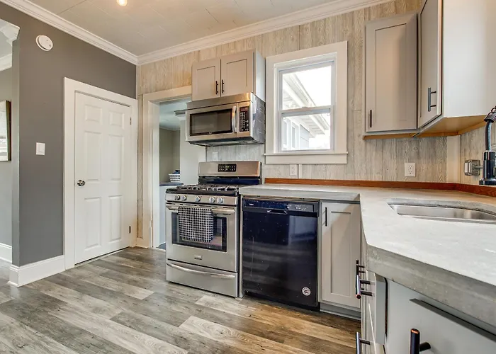 Walk To Dtwn Green Lake: Peaceful Getaway W/ Porch