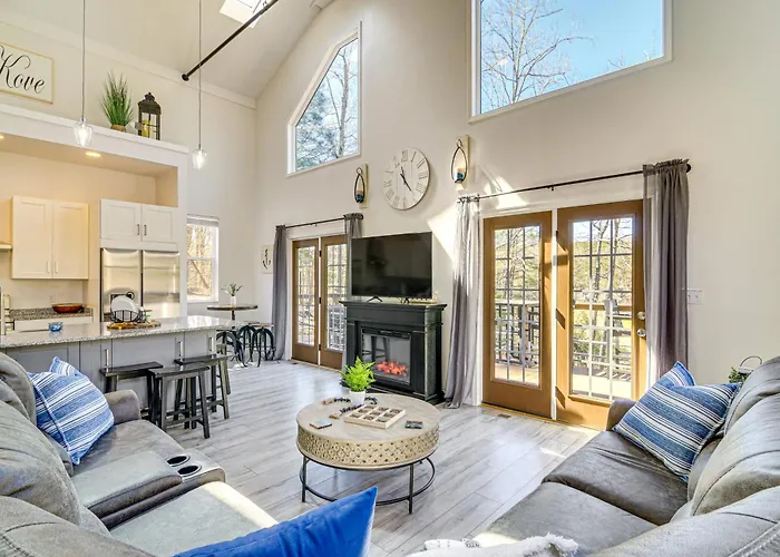 Cumberland Lake Retreat: Furnished Deck & Grill!