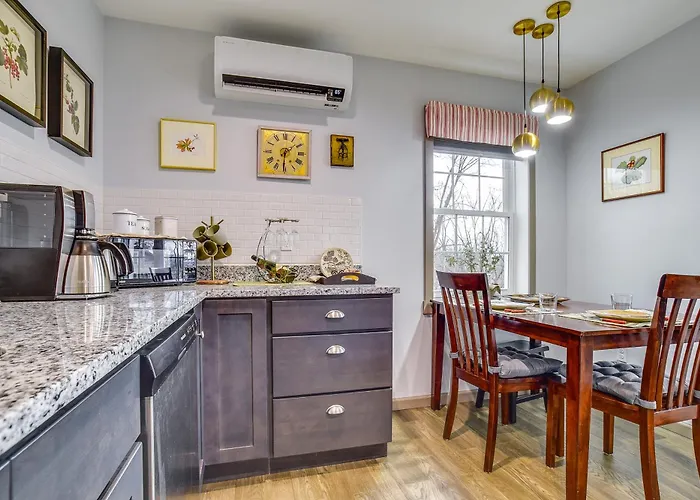 Seneca Lake Wine Trail Studio W/ Water View!