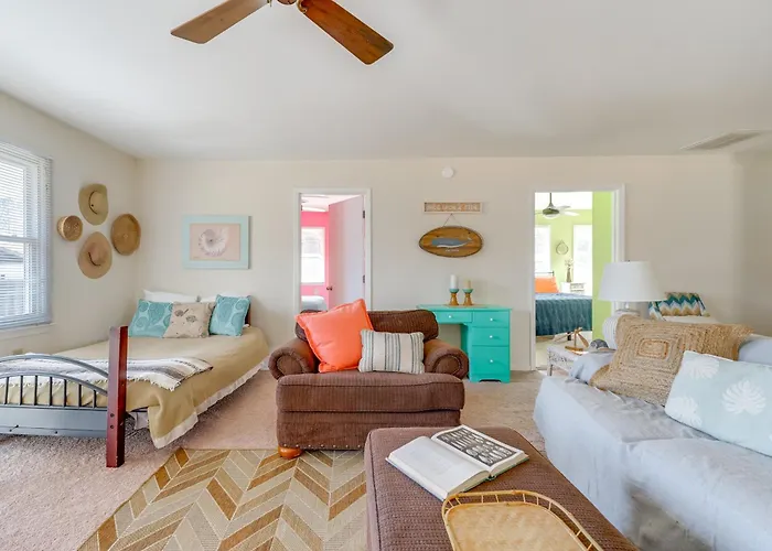 Surf City Coastal Escape W/ Fire Pit