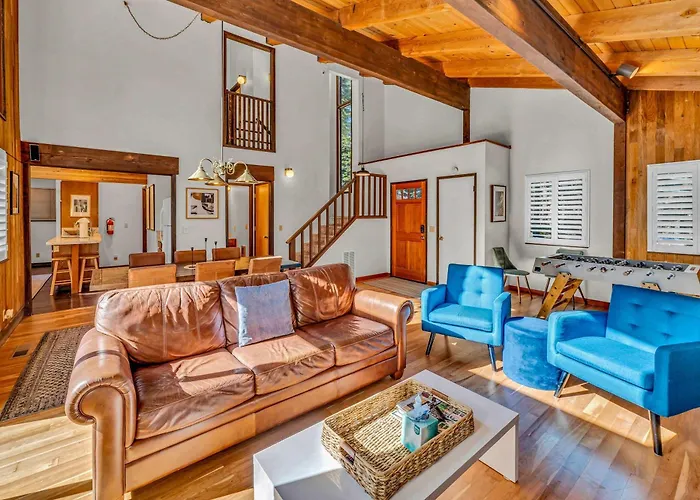 Cozy Carnelian Bay Escape With Deck And Foosball