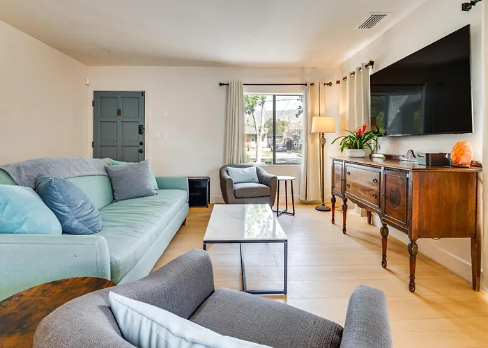 1 Mi To Rose Bowl! Updated Home W/ Furnished Deck