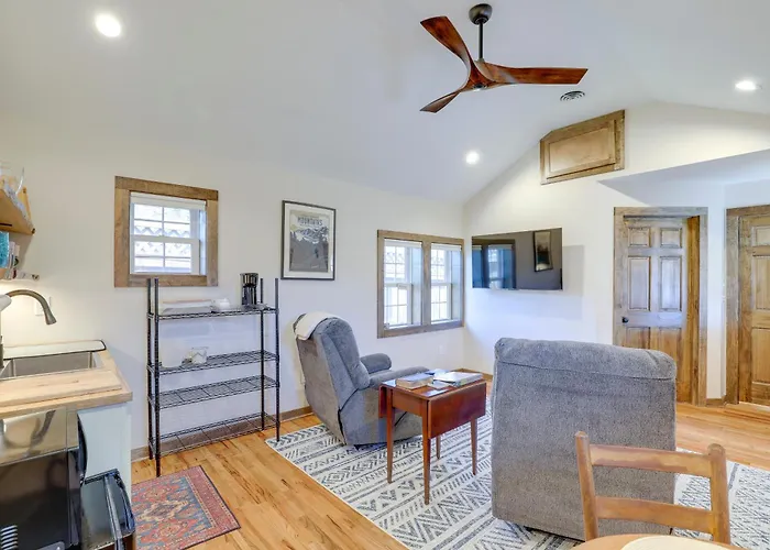 Walk To Appalachian Trail: Mtn-View Cabin, Unit 1