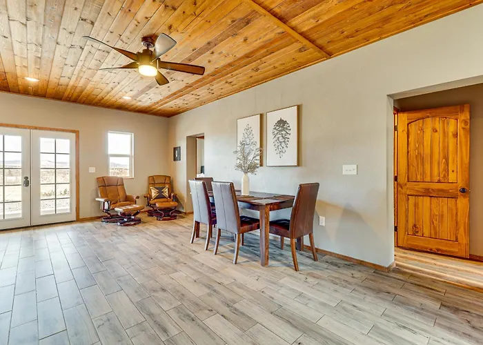 3 Mi To Trails: Secluded Eagar Cabin W/ Mtn Views!