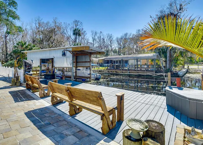 < 1 Mi To Boat Ramp: Canal-Front Retreat In Astor!
