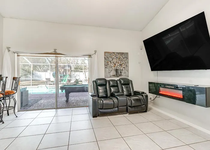 3 Mi To Marina: Riverview Family Home W/ Lanai!