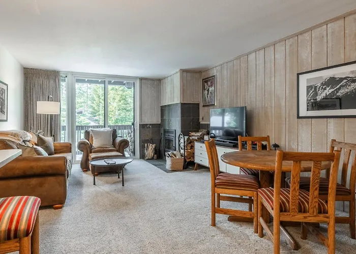 Crestview #3 Bldg C 1 Bedroom Plus Den / 2 Bathroom, Close To Town Shuttle And Short Walk To Village