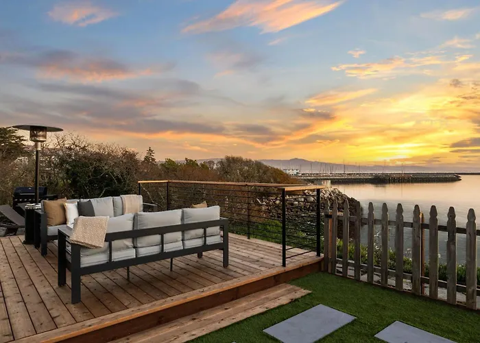 Experience The Pinnacle Of Coastal Living At Harbour House