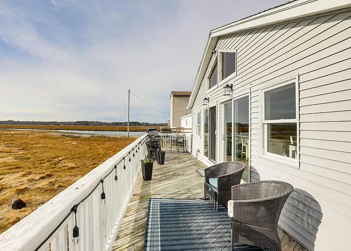 Walk To Beach: Water-View Seabrook Sanctuary