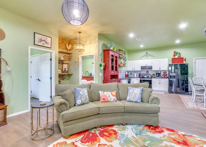 4 Mi To Lazy E Arena: Horse Lover'S Haven W/ Grill