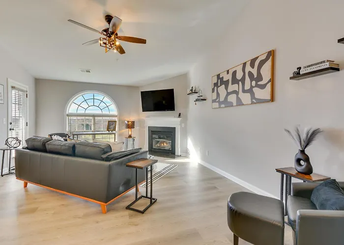Easy Access To Dtwn: High Point Condo