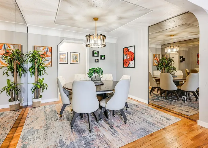 Pet-Friendly Flushing Getaway Near Downtown