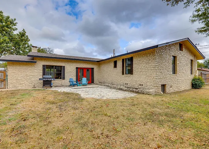 < 1 Mi To Dtwn: Home W/ Fenced Yard In Boerne!