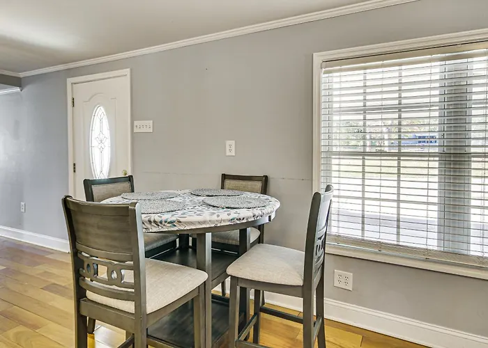 Walk To Marina! Prosperity Home W/ Screened Porch