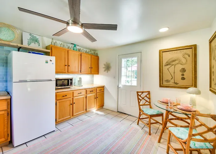Bungalow W/ Large Yard: 8 Mi To Cape Charles Beach