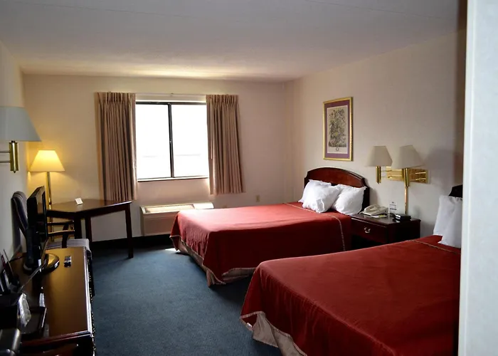 Super 8 By Wyndham Frederick
