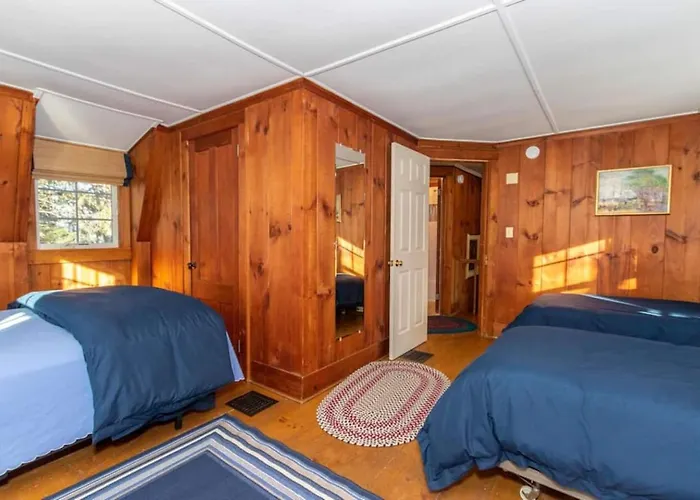 Quintessential Vt Cottage In Manchester Village