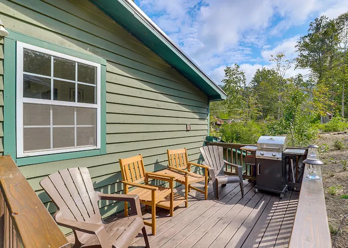 Blue Ridge Retreat W/ Deck: Hike, Sip & Explore!