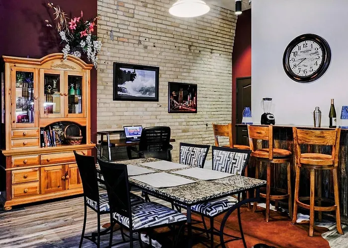 Dog-Friendly Canal Park Condo Hot Tub Pool