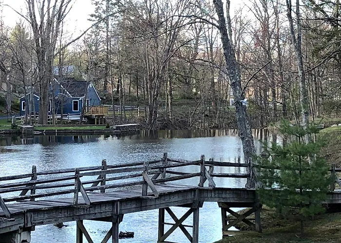Cottage At Millpond Falls - A Romantic Escape