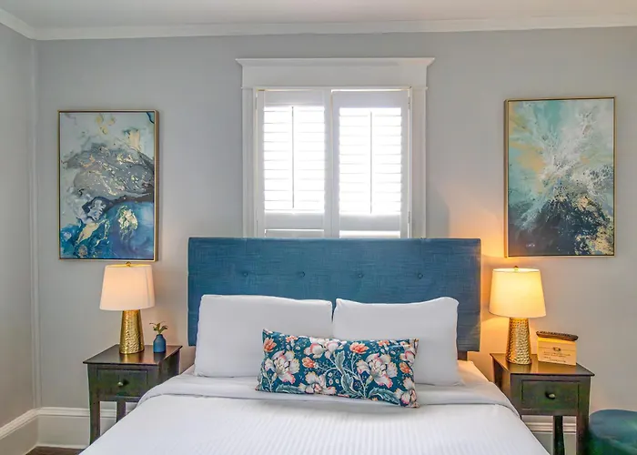 Hemingway House Boutique Hotel (Adults Only)