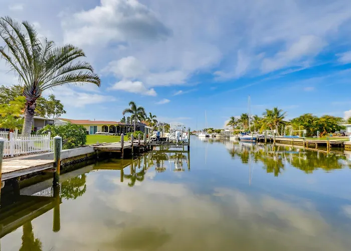 Canal-Front Haven: Pool, Dock & Lanai In Palmetto
