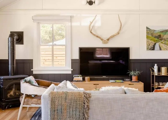 Wild Hair Studio-Stylish Farm Stay W Ev Charger