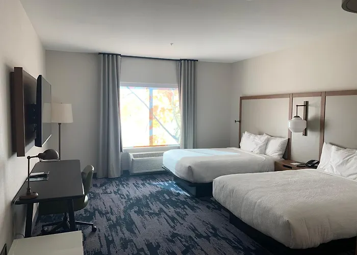 Fairfield By Marriott Inn & Suites Winters Davis