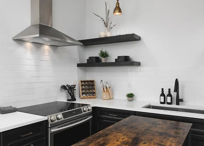 Condo With Free Parking, 3 Mi Downtown & Stadium, By Coffee