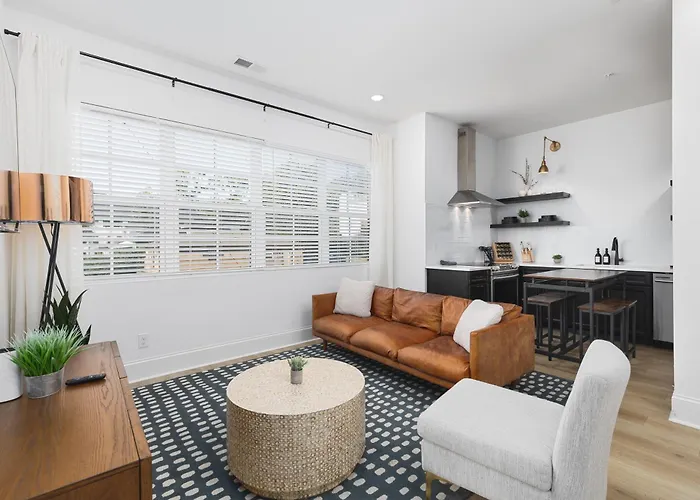 Condo With Free Parking, 3 Mi Downtown & Stadium, By Coffee