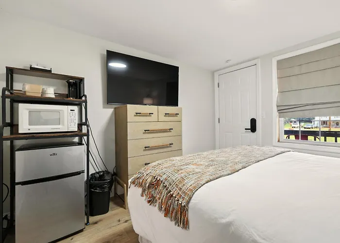 Hillside Hotel