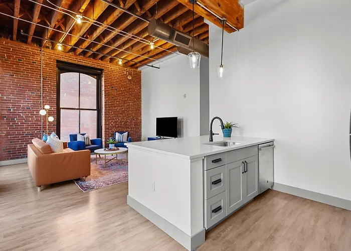 Brick & Bed Riverfront Lofts, G 203