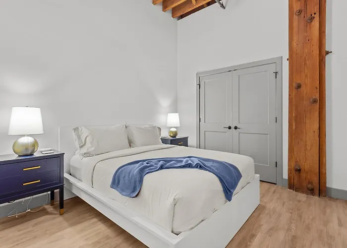 Brick & Bed Riverfront Lofts, G 203
