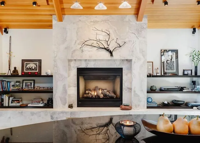 Luxe Beachfront, Hot Tub, Kayaking, Walk To Town
