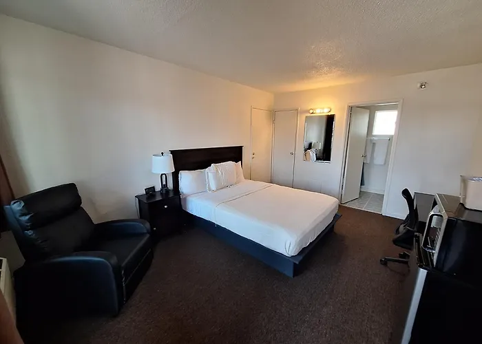 Leisure Lodge Motel