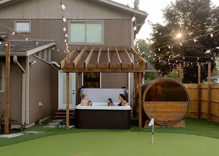 Bluffview On The River With A Hot Tub Sauna Pool Table And More